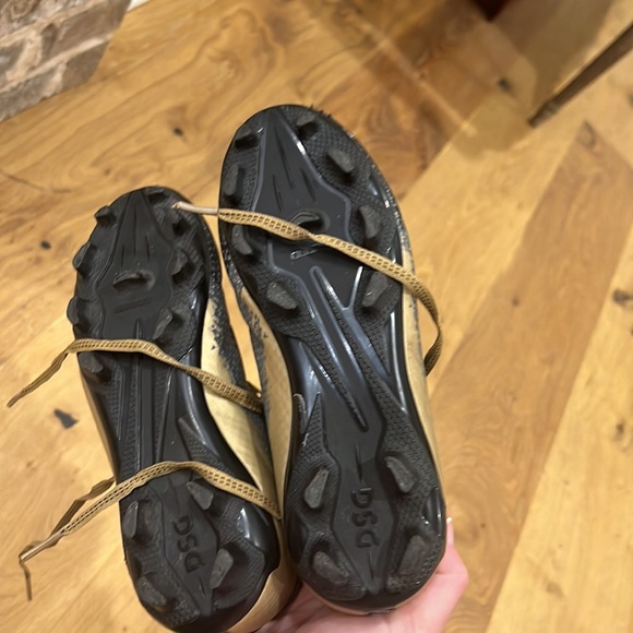 DSG youth cleats - Picture 4 of 4